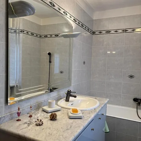 - Free Parking Near Apartamento